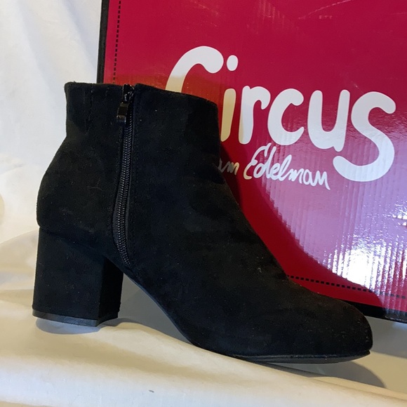 Black faux suede booties - Picture 3 of 7